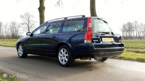 Volvo V70 - 2.4 T Comfort Line - 1