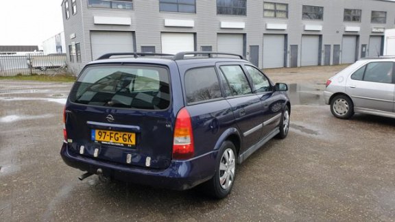 Opel Astra Wagon - 1.6 GL Goed rijdende Astra, deuk in achterklep - 1