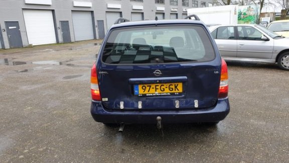 Opel Astra Wagon - 1.6 GL Goed rijdende Astra, deuk in achterklep - 1