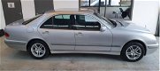 Mercedes-Benz E-klasse - 200 CDI Elegance TOP STAAT/ AIRCO/ CRUISE CONTROL/ TREKHAAK - 1 - Thumbnail