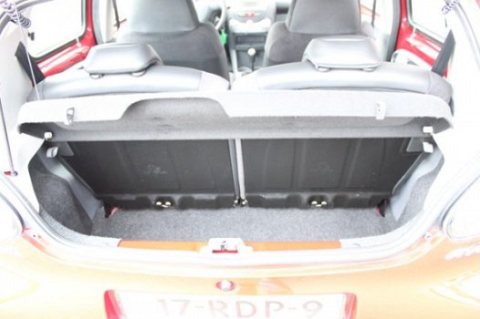 Toyota Aygo - 1.0-12V Aspiration Red Navigator | Navigatie | LM velgen - 1