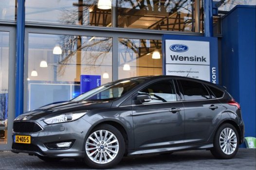 Ford Focus - 1.5 Titanium 150 PK 5deurs | Navigatie | Grote Spoiler | Keyless Entry | Parkeersensore - 1