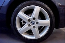 Volkswagen Passat - 1.6 FSI Trendline Airco/ECC, Automaat