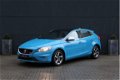 Volvo V40 - D4 2.0 190PK R-DESIGN Panoramadak| Camera| Leder| Pdc| Bluetooth| Navigatie - 1 - Thumbnail