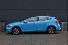 Volvo V40 - D4 2.0 190PK R-DESIGN Panoramadak| Camera| Leder| Pdc| Bluetooth| Navigatie