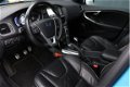 Volvo V40 - D4 2.0 190PK R-DESIGN Panoramadak| Camera| Leder| Pdc| Bluetooth| Navigatie - 1 - Thumbnail