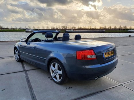 Audi A4 Cabriolet - 2.4 V6 Pro Line - 1