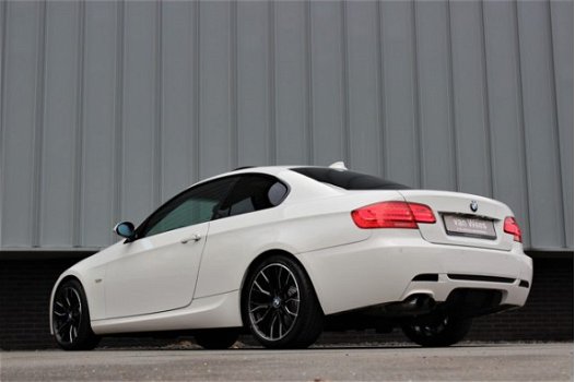 BMW 3-serie Coupé - 320i E92 Coupe Executive | M-pakket | Navi | Sport - 1