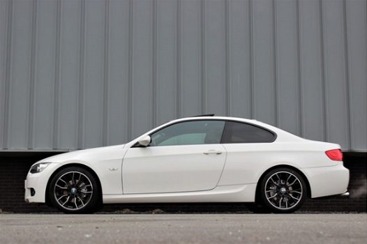 BMW 3-serie Coupé - 320i E92 Coupe Executive | M-pakket | Navi | Sport - 1