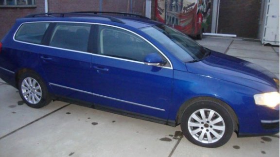 Volkswagen Passat Variant - 1.6 FSI Comfortline Navigatie, Parkersensor, airco, Cruise Control, cent - 1