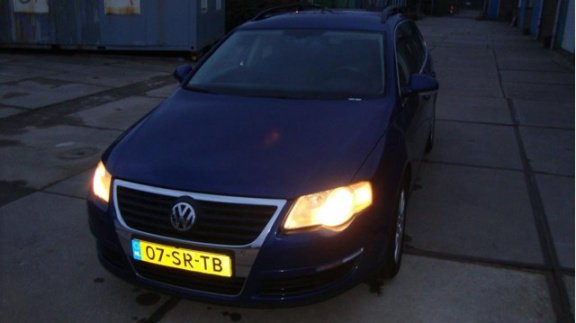 Volkswagen Passat Variant - 1.6 FSI Comfortline Navigatie, Parkersensor, airco, Cruise Control, cent - 1