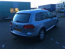 Volkswagen Touareg - 5.0 V10 TDI GRIJS KENTEKEN / FULL FULL OPTIONS / ZIJ SCHADE LINKS ACHTER / APK