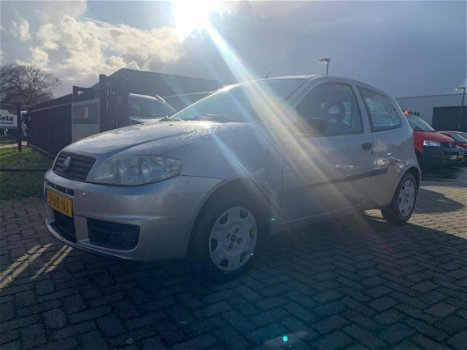 Fiat Punto - 1.2 Dynamic ( LAGE KM / NAP / NW APK / AIRCO ) - 1