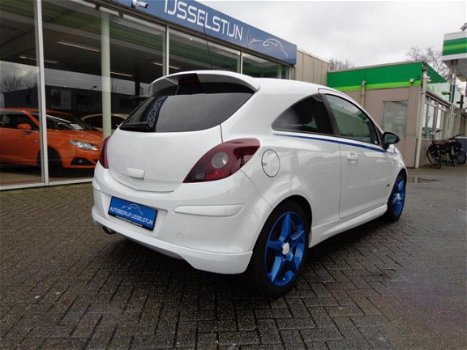 Opel Corsa - 1.4-16V Cosmo / Opc Performance Pakket / Airco / Elektr.Pakket - 1