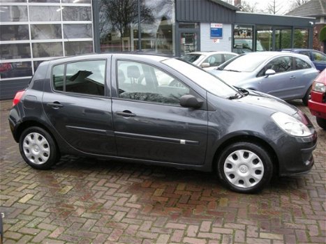 Renault Clio - 1.4-16V Expression nieuwe distributieriem - 1