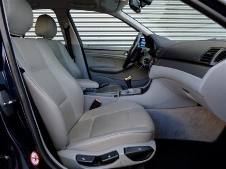 BMW 3-serie - 318i Executive *Leder*Klimaatreg.*Parkeersens - 1