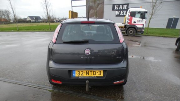 Fiat Punto Evo - 1.3 M-Jet Dynamic / Navi / Airco / Cruise / Trekhaak / Start/Stop - 1