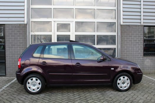 Volkswagen Polo - 1.4-16V Comfortline Automaat Cruise Schuifdak N.A.P - 1