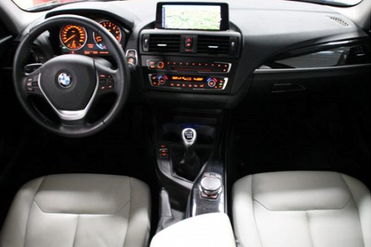 BMW 1-serie - 114i High Executive Urban Line / Leder / Navigatie Professional / Xenon / Stoelverwarm - 1