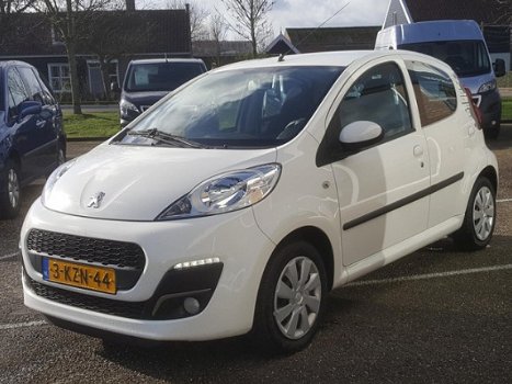 Peugeot 107 - 1.0 68PK 5D Active Pack Premium Airco Elektr ramen Centrale Vergrendeling Led - 1