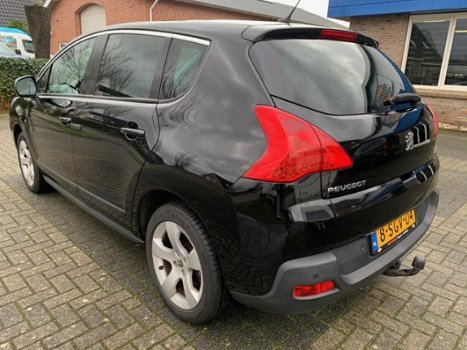 Peugeot 3008 - 1.6 HDiF Blue Lease Clima, cruise, navi, panoramadak, trekhaak - 1