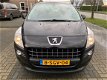 Peugeot 3008 - 1.6 HDiF Blue Lease Clima, cruise, navi, panoramadak, trekhaak - 1 - Thumbnail