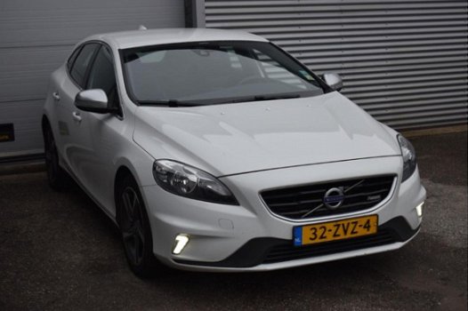 Volvo V40 - 1.6 D2 R-design *NAVI/CAMERA - 1