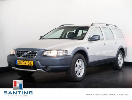 Volvo V70 Cross Country - 2.4 T Comfort Line luxe leder memory stoel acc navigatie dakrails - 1