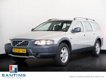 Volvo V70 Cross Country - 2.4 T Comfort Line luxe leder memory stoel acc navigatie dakrails - 1 - Thumbnail