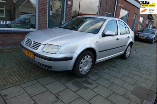 Volkswagen Bora - 1.6-16V - 1