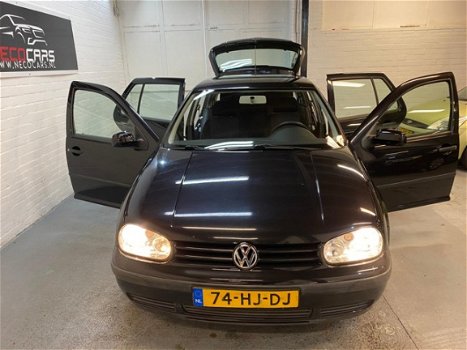 Volkswagen Golf - 2.0 NIEUWE APK//AIRCO//RIJD SCHAKELD GOED - 1