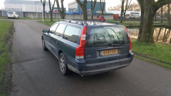 Volvo V70 - 2.4D Edition II - 1