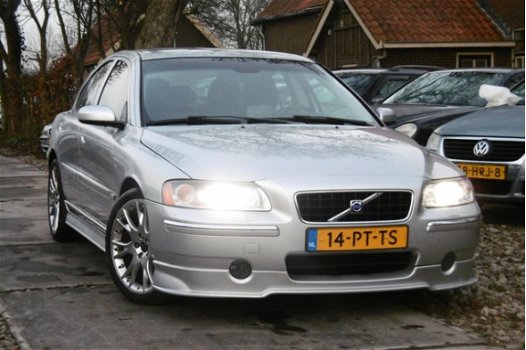 Volvo S60 - 2.4 D5 Summum SPORT AUT. NAP/NAVI/LEER/XENON - 1