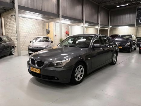 BMW 5-serie - 525d NAP|LEER|AUTOMAAT|BOEKJES|ONDERHOUDEN|GOEDESTAAT - 1