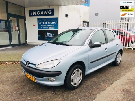 Peugeot 206 - 1.4 Gentry Bj 2001 KM 142000 NAP 5 Deur Nieuw APK Met Airco - 1