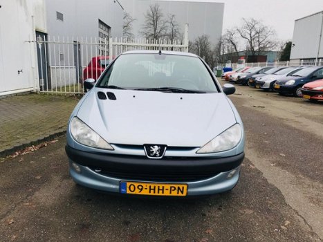 Peugeot 206 - 1.4 Gentry Bj 2001 KM 142000 NAP 5 Deur Nieuw APK Met Airco - 1