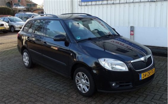 Skoda Fabia Combi - COMBI 1.4 16V AMBIENTE, Airco, Cruise, Trhaak - 1