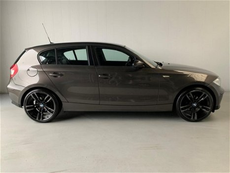 BMW 1-serie - 118i High Executive Leer PDC 19' Climate+Cruise control - 1