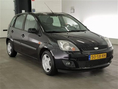 Ford Fiesta - 1.3-8V Futura ✅NAP|AIRCO|ELEC RAMEN|5DEURS|STUURBEKR|2XSLEUTELS|BOEKJES|APK 03-09-2020 - 1