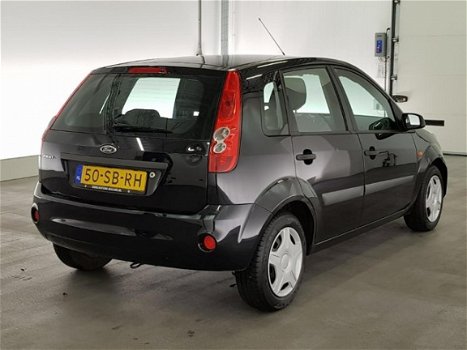 Ford Fiesta - 1.3-8V Futura ✅NAP|AIRCO|ELEC RAMEN|5DEURS|STUURBEKR|2XSLEUTELS|BOEKJES|APK 03-09-2020 - 1