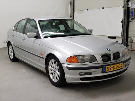 BMW 3-serie - 320i Executive ✅NAP|AIRCO|CRUISE|2XSLEUTELS|BOEKJES|APK 02-06-2020 - 1