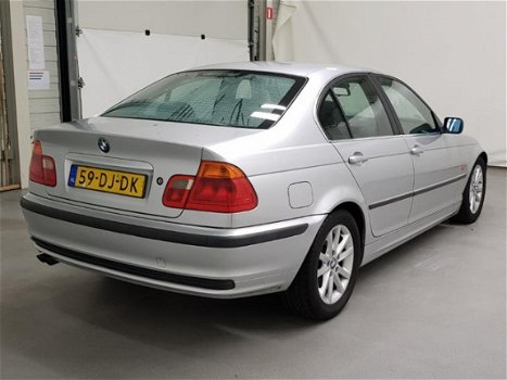 BMW 3-serie - 320i Executive ✅NAP|AIRCO|CRUISE|2XSLEUTELS|BOEKJES|APK 02-06-2020 - 1