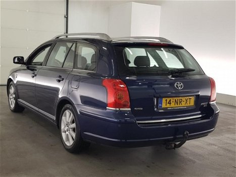 Toyota Avensis Wagon - 2.0 D-4D Executive PANODAK|LEDER|ELEC STOELEN|STOELVERWARM|AIRCO|CRUISE|TREKH - 1