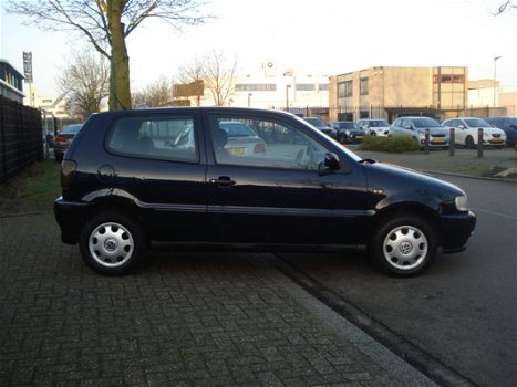 Volkswagen Polo - 1.6 - 1