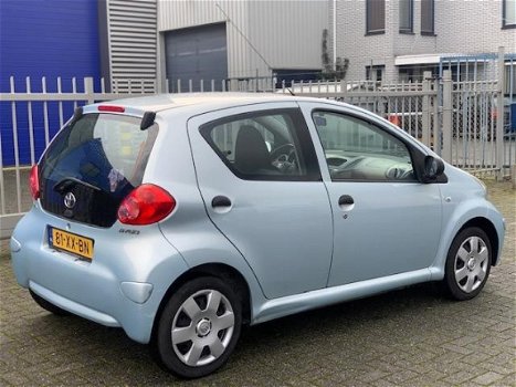 Toyota Aygo - 1.0-12V 5-Deurs/Nieuwe Apk/N.A.P - 1