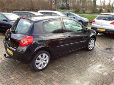 Renault Clio - 1.4-16V Expression Nieuwe apktot 24-01-2021 Zeer nette auto