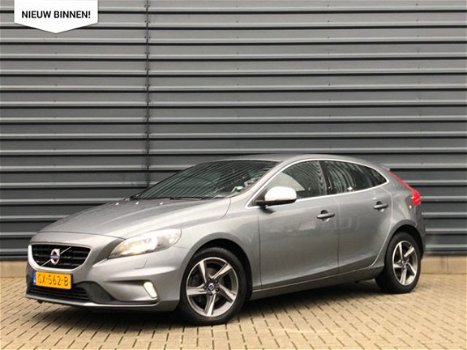 Volvo V40 - 2.0 D2 R-Design Business | Winter - Line | Sport-stoel | Navigatie - 1