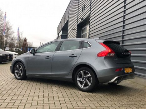 Volvo V40 - 2.0 D2 R-Design Business | Winter - Line | Sport-stoel | Navigatie - 1