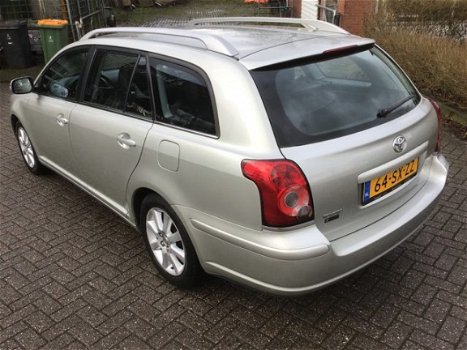 Toyota Avensis Wagon - 2.0 16V VVT-I D4 LUNA - 1