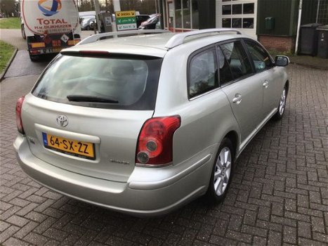 Toyota Avensis Wagon - 2.0 16V VVT-I D4 LUNA - 1